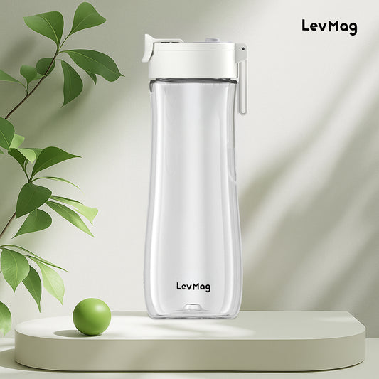 Drinking vessels&Empty bottle&Plastic cups