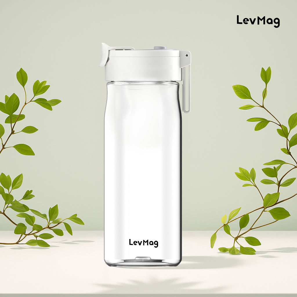 Drinking vessels&Empty bottle&Plastic cups