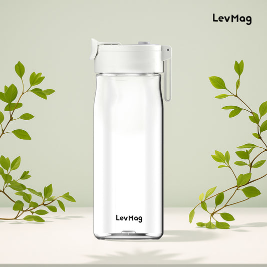 Drinking vessels&Empty bottle&Plastic cups